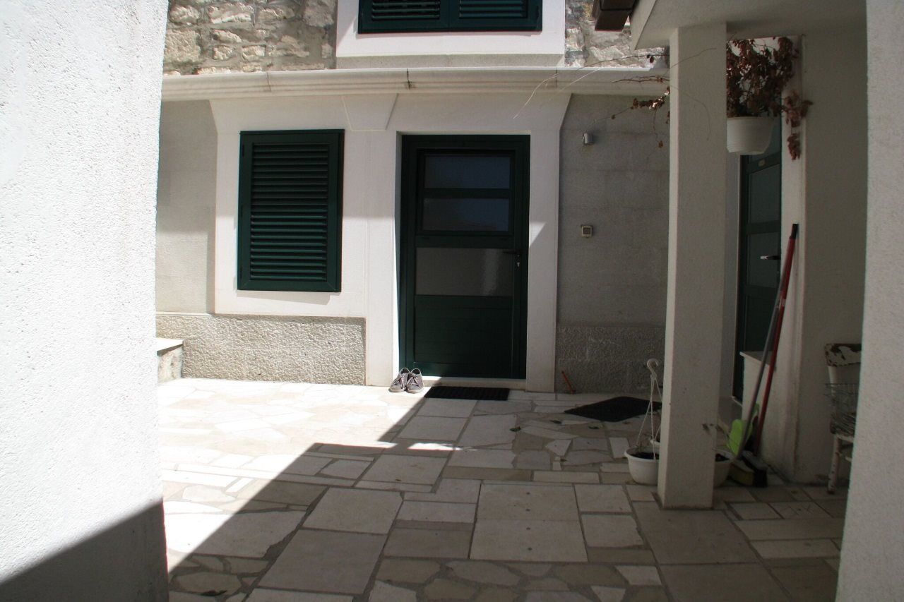 Split Center Suites Exterior photo